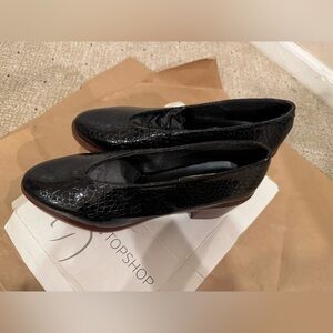 Topshop Black Textured Pumps